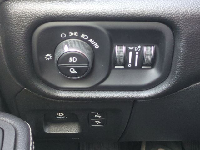 2025 RAM Ram 1500 RAM 1500 LARAMIE CREW CAB 4X4 5'7' BOX