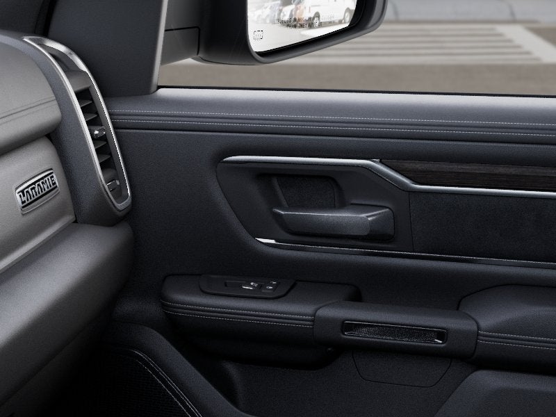 2025 RAM Ram 1500 RAM 1500 LARAMIE CREW CAB 4X4 5'7' BOX