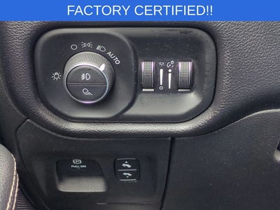 2019 RAM 1500 Laramie Crew Cab 4x4 5'7' Box