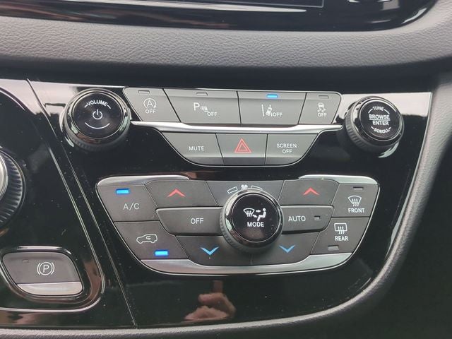 2026 Chrysler Voyager VOYAGER LX