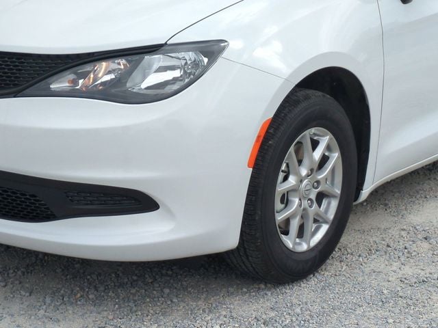 2026 Chrysler Voyager VOYAGER LX