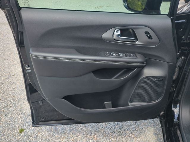2027 Chrysler Pacifica PACIFICA LIMITED