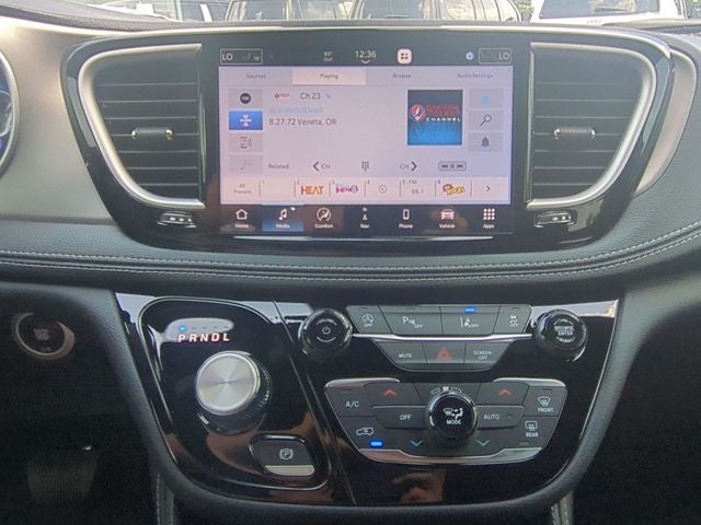 2027 Chrysler Pacifica PACIFICA LIMITED