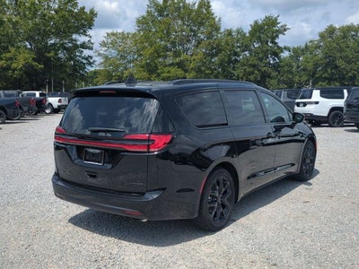 2027 Chrysler Pacifica PACIFICA LIMITED