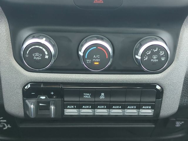 2024 RAM 3500 Tradesman Regular Cab 4x4 8' Box