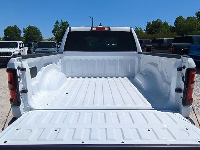 2026 RAM Ram 1500 RAM 1500 TRADESMAN CREW CAB 4X4 5'7' BOX