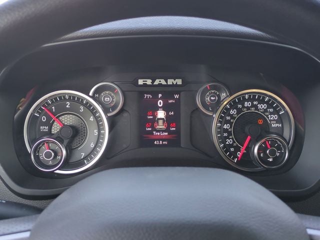 2024 RAM 2500 Tradesman Crew Cab 4x2 6'4' Box