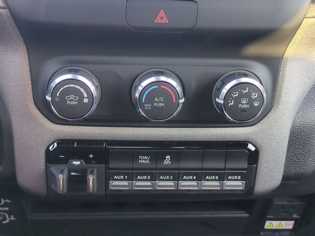 2024 RAM 2500 Tradesman Crew Cab 4x2 6'4' Box