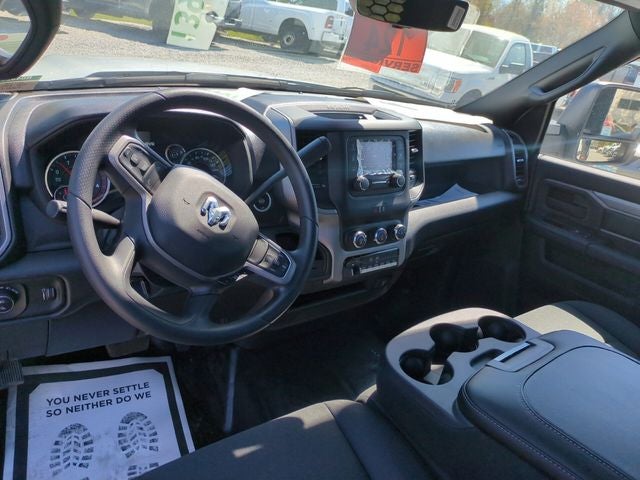 2024 RAM Ram 5500 Chassis Cab RAM 5500 TRADESMAN CHASSIS REGULAR CAB 4X2 120' CA