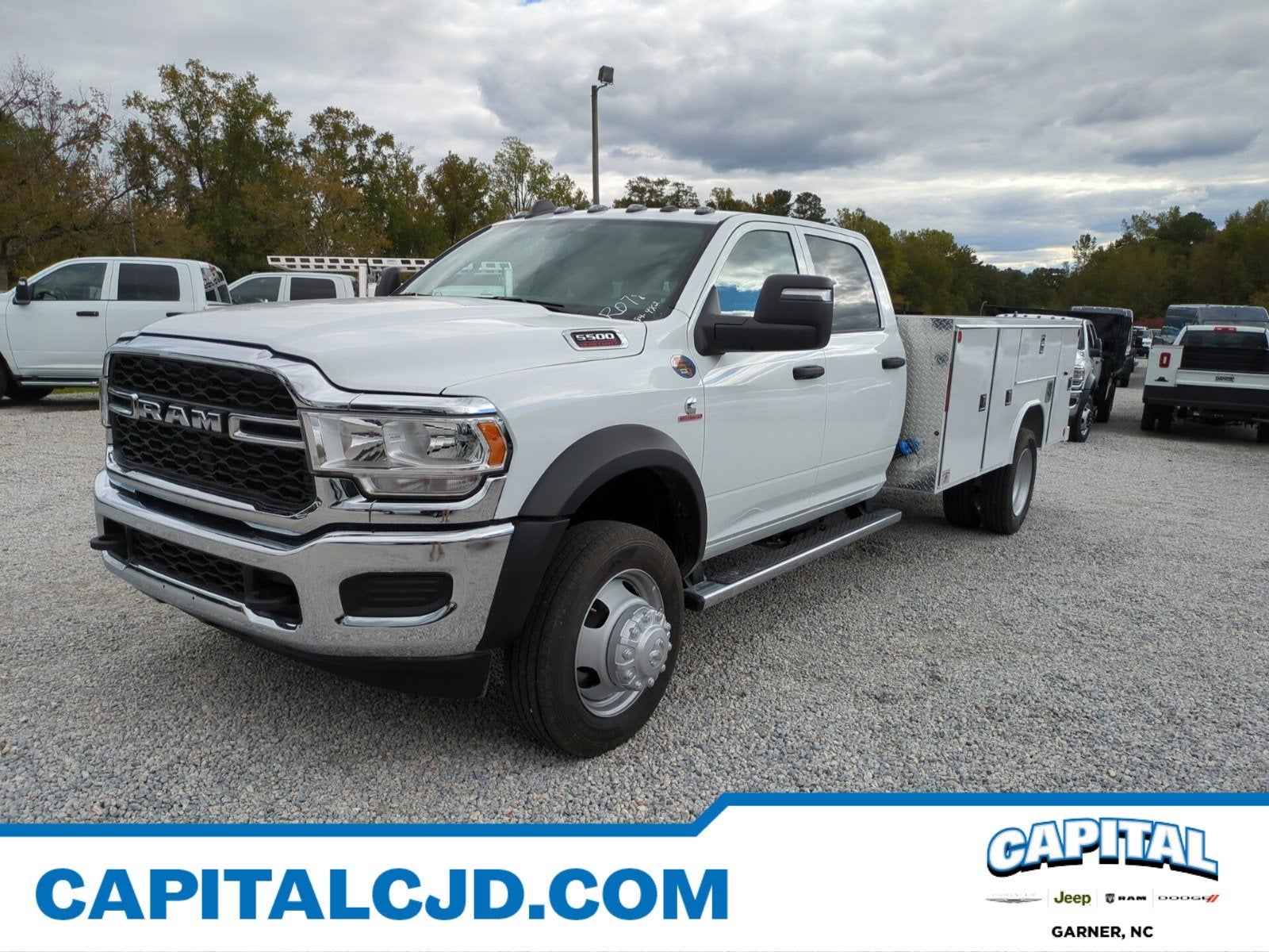 2024 RAM 5500 Chassis Cab TRADESMAN CHASSIS CREW CAB 4X2 84&#39; CA