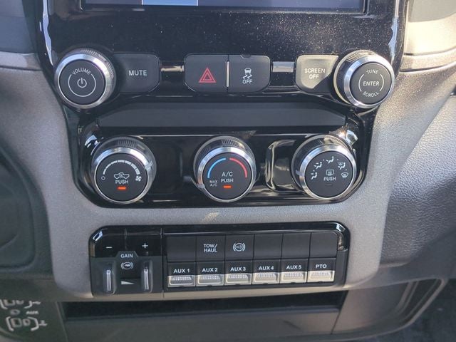 2025 RAM Ram 5500 Chassis Cab RAM 5500 TRADESMAN CHASSIS REGULAR CAB 4X4 108' CA