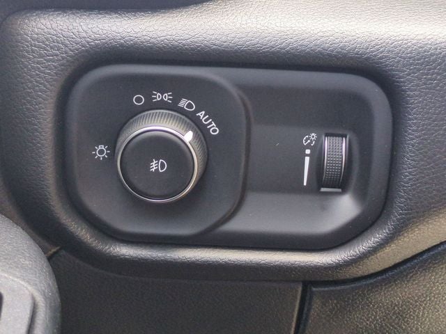 2025 RAM Ram 5500 Chassis Cab RAM 5500 TRADESMAN CHASSIS REGULAR CAB 4X4 108' CA