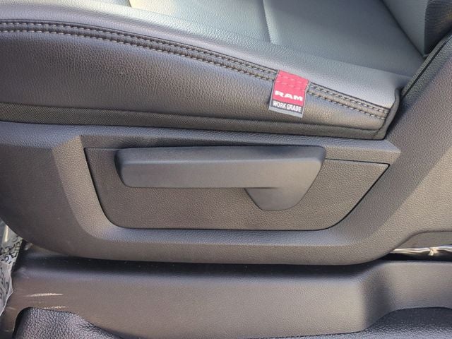 2025 RAM Ram 5500 Chassis Cab RAM 5500 TRADESMAN CHASSIS REGULAR CAB 4X4 108' CA