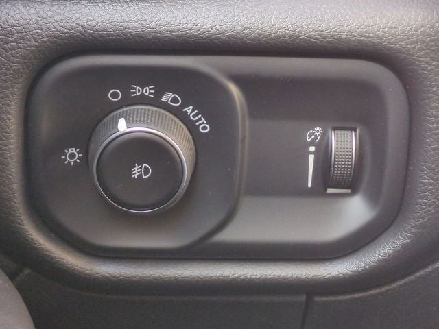 2025 RAM Ram 5500 Chassis Cab RAM 5500 TRADESMAN CHASSIS REGULAR CAB 4X4 108' CA