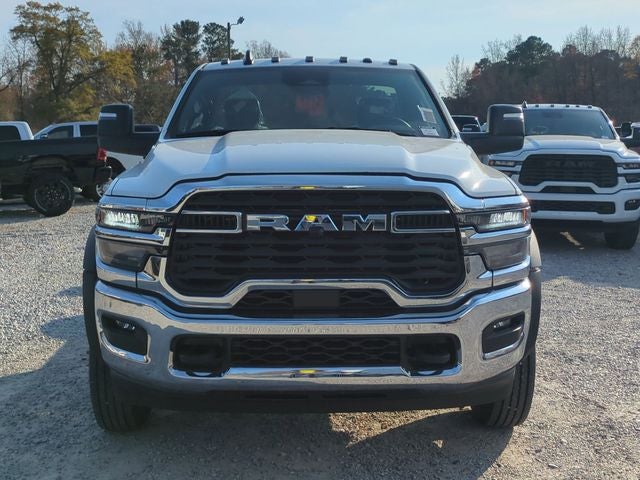 2025 RAM Ram 5500 Chassis Cab RAM 5500 TRADESMAN CHASSIS REGULAR CAB 4X4 108' CA
