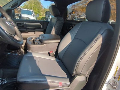 2025 RAM Ram 5500 Chassis Cab RAM 5500 TRADESMAN CHASSIS REGULAR CAB 4X4 108' CA