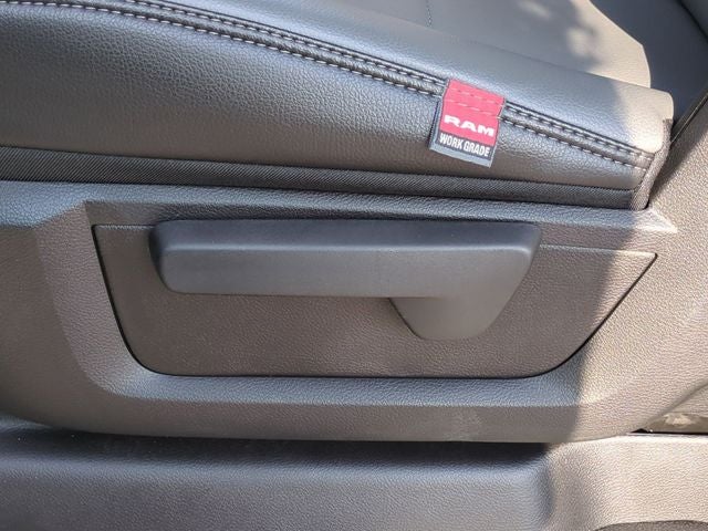 2025 RAM Ram 5500 Chassis Cab RAM 5500 TRADESMAN CHASSIS REGULAR CAB 4X4 108' CA