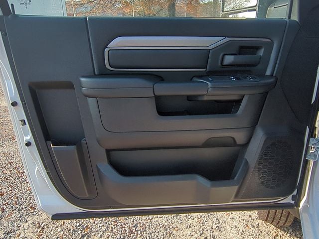 2025 RAM Ram 5500 Chassis Cab RAM 5500 TRADESMAN CHASSIS REGULAR CAB 4X4 108' CA