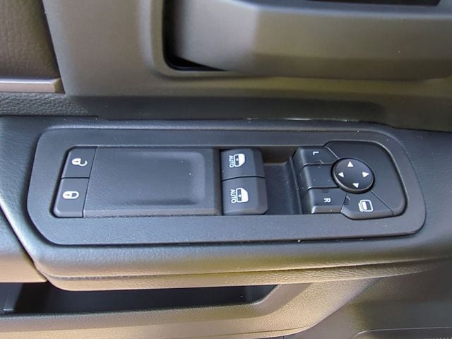 2025 RAM Ram 5500 Chassis Cab RAM 5500 TRADESMAN CHASSIS REGULAR CAB 4X4 108' CA