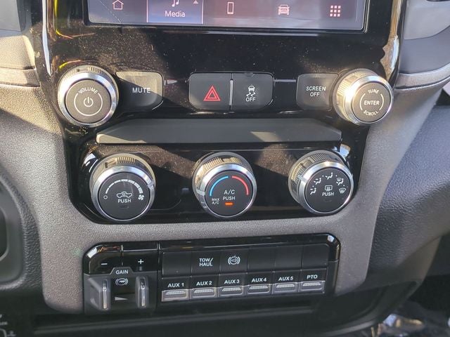 2025 RAM Ram 5500 Chassis Cab RAM 5500 TRADESMAN CHASSIS REGULAR CAB 4X4 108' CA