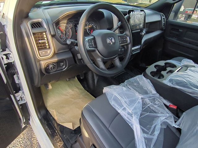 2026 RAM Ram 5500 Chassis Cab RAM 5500 TRADESMAN CHASSIS CREW CAB 4X4 84' CA