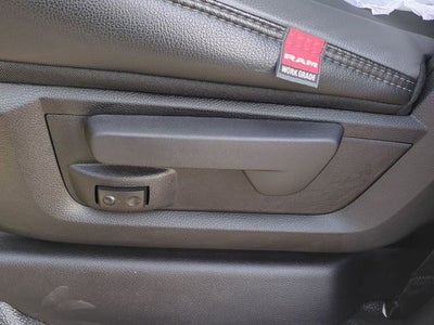 2026 RAM Ram 5500 Chassis Cab RAM 5500 TRADESMAN CHASSIS CREW CAB 4X4 84' CA