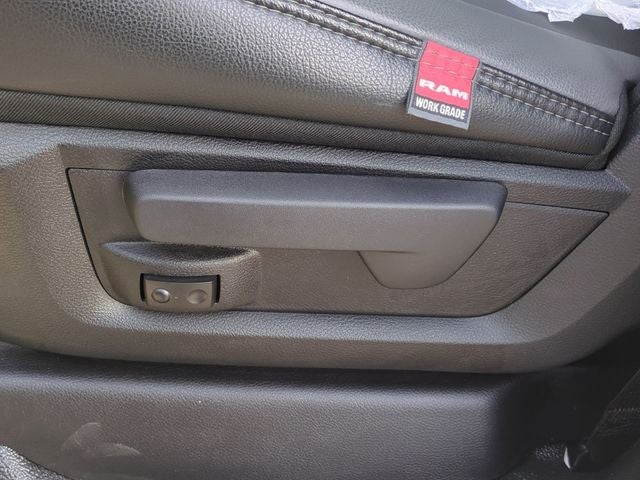 2026 RAM Ram 5500 Chassis Cab RAM 5500 TRADESMAN CHASSIS CREW CAB 4X4 84' CA