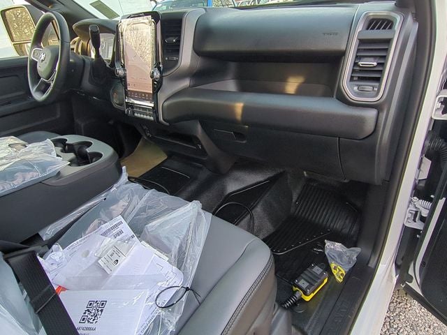 2026 RAM Ram 5500 Chassis Cab RAM 5500 TRADESMAN CHASSIS CREW CAB 4X4 84' CA