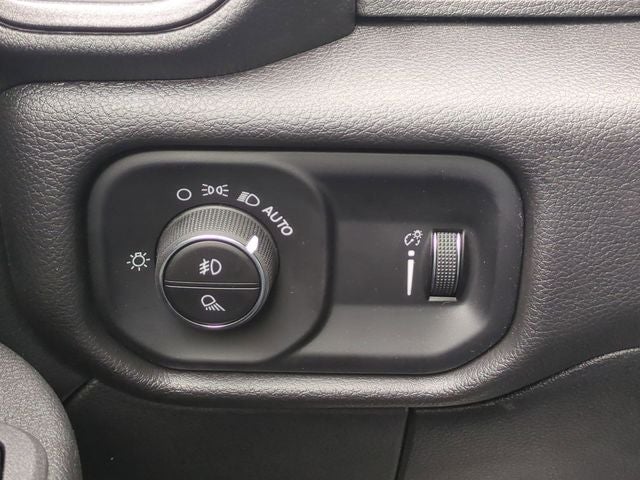 2026 RAM Ram 5500 Chassis Cab RAM 5500 TRADESMAN CHASSIS CREW CAB 4X4 84' CA