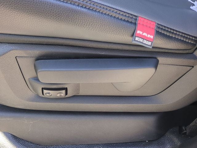 2026 RAM Ram 5500 Chassis Cab RAM 5500 TRADESMAN CHASSIS CREW CAB 4X4 84' CA