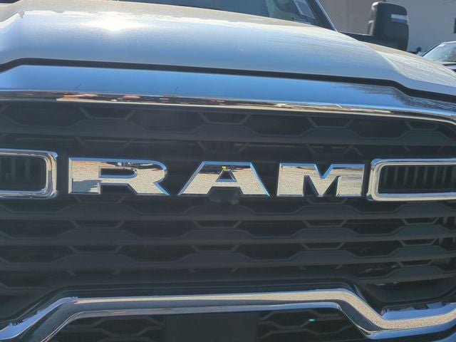 2026 RAM Ram 5500 Chassis Cab RAM 5500 TRADESMAN CHASSIS CREW CAB 4X4 84' CA