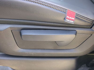 2026 RAM Ram 5500 Chassis Cab RAM 5500 TRADESMAN CHASSIS CREW CAB 4X4 84' CA