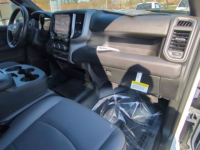 2026 RAM Ram 5500 Chassis Cab RAM 5500 TRADESMAN CHASSIS CREW CAB 4X4 84' CA