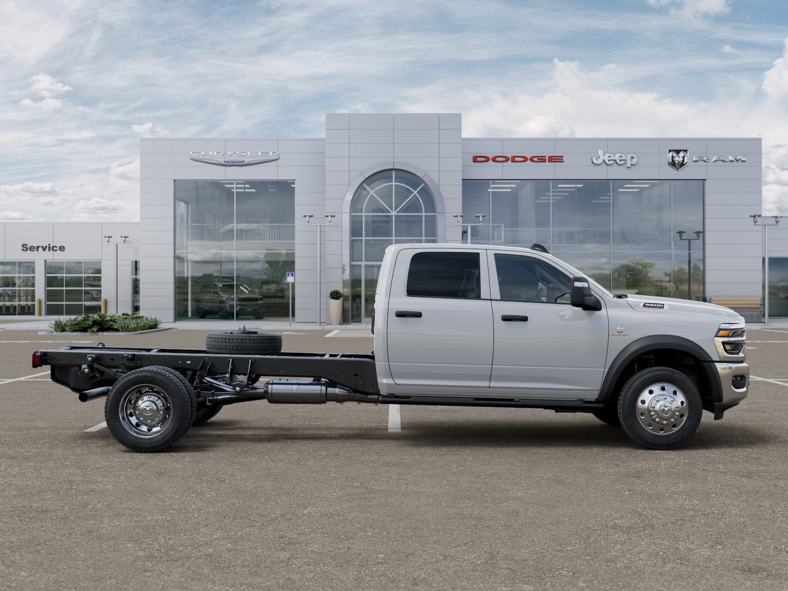 2026 RAM Ram 5500 Chassis Cab RAM 5500 TRADESMAN CHASSIS CREW CAB 4X4 84' CA