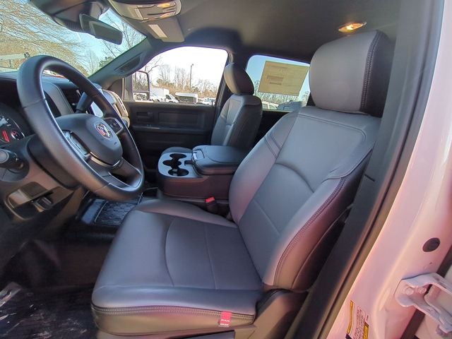 2026 RAM Ram 5500 Chassis Cab RAM 5500 TRADESMAN CHASSIS CREW CAB 4X4 84' CA