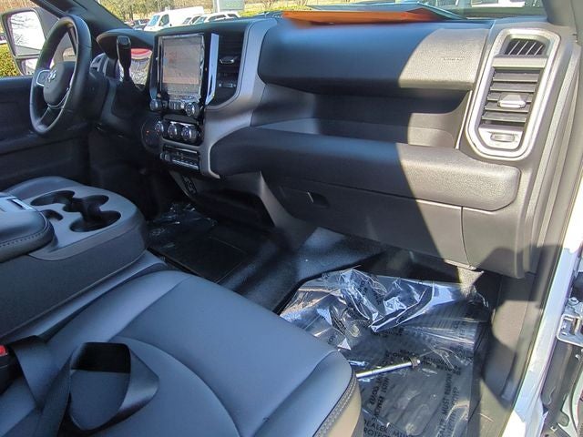 2026 RAM Ram 5500 Chassis Cab RAM 5500 TRADESMAN CHASSIS CREW CAB 4X4 84' CA