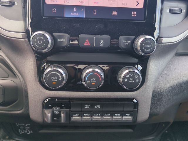 2026 RAM Ram 5500 Chassis Cab RAM 5500 TRADESMAN CHASSIS CREW CAB 4X4 84' CA