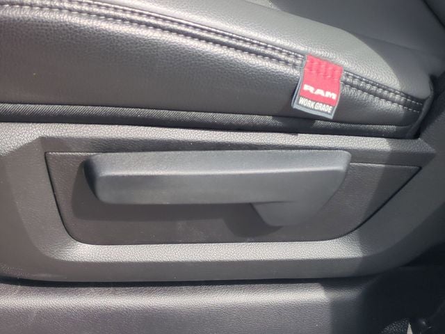 2026 RAM Ram 5500 Chassis Cab RAM 5500 TRADESMAN CHASSIS CREW CAB 4X4 84' CA