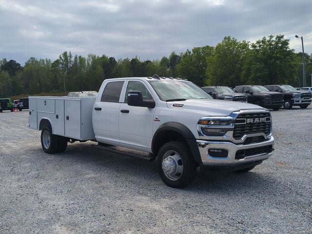 2026 RAM Ram 5500 Chassis Cab RAM 5500 TRADESMAN CHASSIS CREW CAB 4X4 84' CA