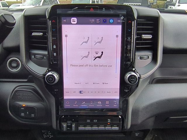 2026 RAM Ram 5500 Chassis Cab RAM 5500 TRADESMAN CHASSIS CREW CAB 4X4 84' CA