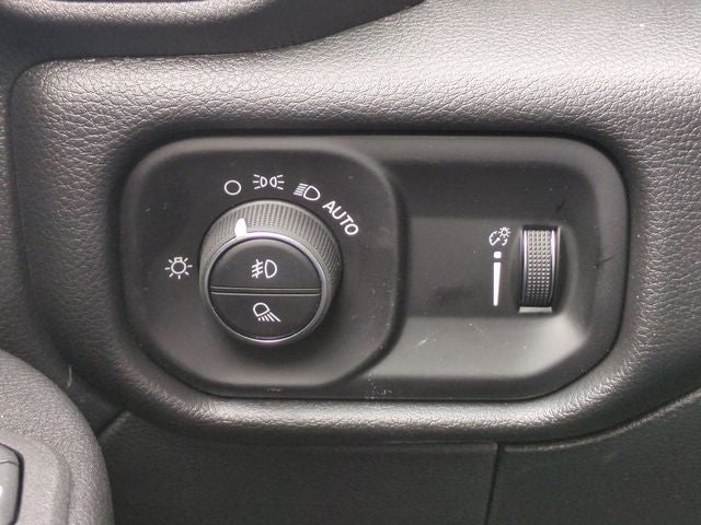 2026 RAM Ram 5500 Chassis Cab RAM 5500 TRADESMAN CHASSIS CREW CAB 4X4 84' CA