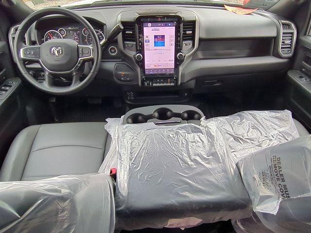 2026 RAM Ram 5500 Chassis Cab RAM 5500 TRADESMAN CHASSIS CREW CAB 4X4 84' CA