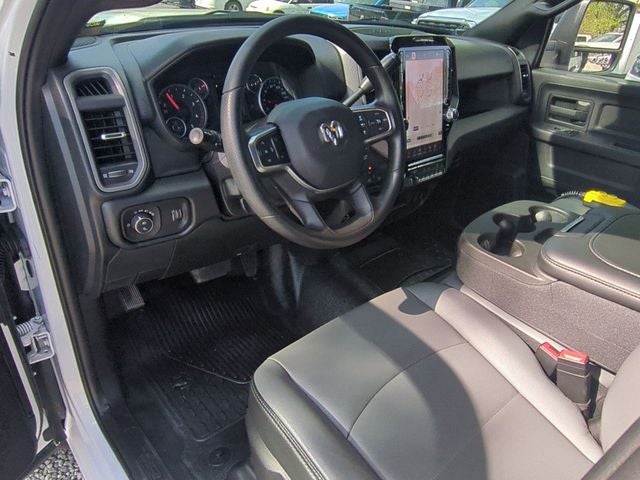 2026 RAM Ram 5500 Chassis Cab RAM 5500 TRADESMAN CHASSIS CREW CAB 4X4 84' CA