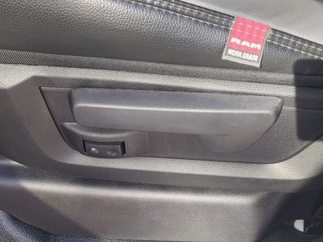 2026 RAM Ram 5500 Chassis Cab RAM 5500 TRADESMAN CHASSIS CREW CAB 4X4 84' CA