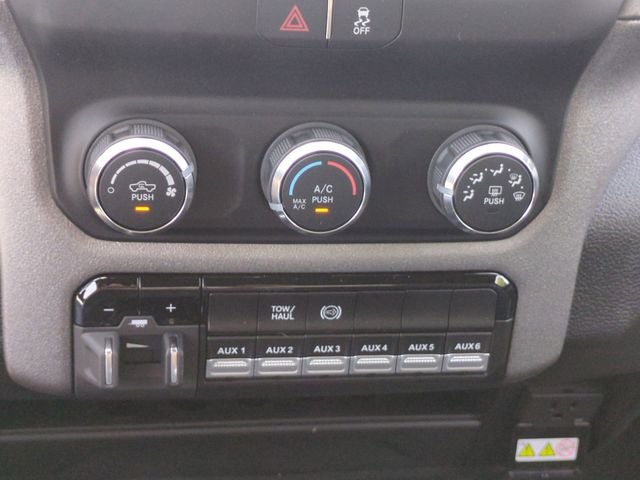 2024 RAM Ram 3500 Chassis Cab RAM 3500 TRADESMAN CHASSIS REGULAR CAB 4X4 84' CA