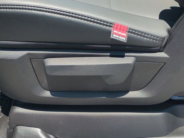 2024 RAM Ram 3500 Chassis Cab RAM 3500 TRADESMAN CHASSIS REGULAR CAB 4X4 84' CA