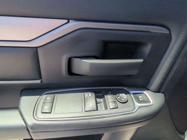 2024 RAM Ram 3500 Chassis Cab RAM 3500 TRADESMAN CHASSIS REGULAR CAB 4X4 84' CA