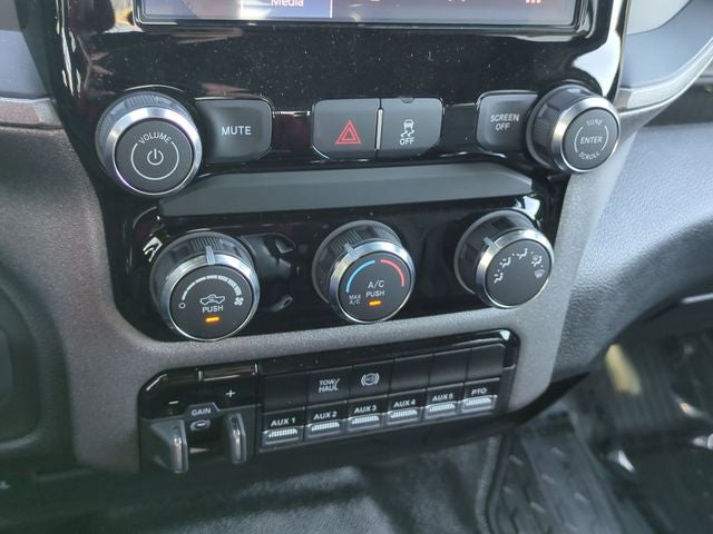 2026 RAM Ram 3500 Chassis Cab RAM 3500 TRADESMAN CREW CAB CHASSIS 4X4 60' CA