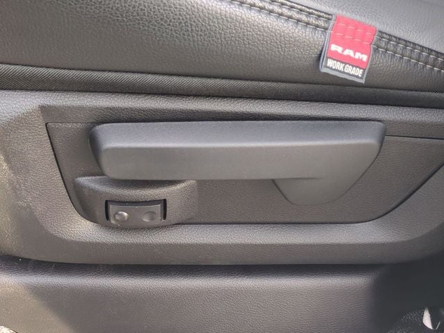 2026 RAM Ram 3500 Chassis Cab RAM 3500 TRADESMAN CREW CAB CHASSIS 4X4 60' CA