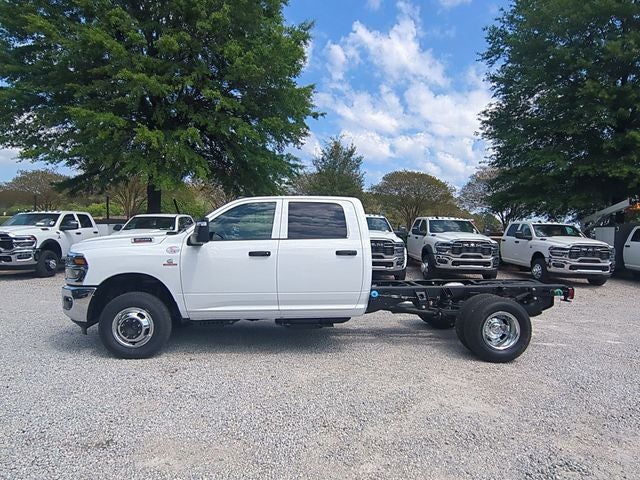 2026 RAM Ram 3500 Chassis Cab RAM 3500 TRADESMAN CREW CAB CHASSIS 4X4 60' CA